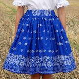 Sukienka Bordúra Folk modrá pás kvety