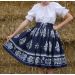 Suknica Biely folklór na tmavomodrej CD 69 so šnurovačkou