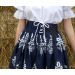 Suknica Biely folklór na tmavomodrej CD 69 so šnurovačkou