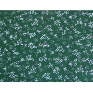 Biele kytičky na zelenej