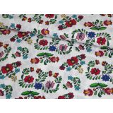 Folk kvety malé na bielej